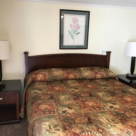 Royale Coach Motor Lodge Hampton Esterno foto