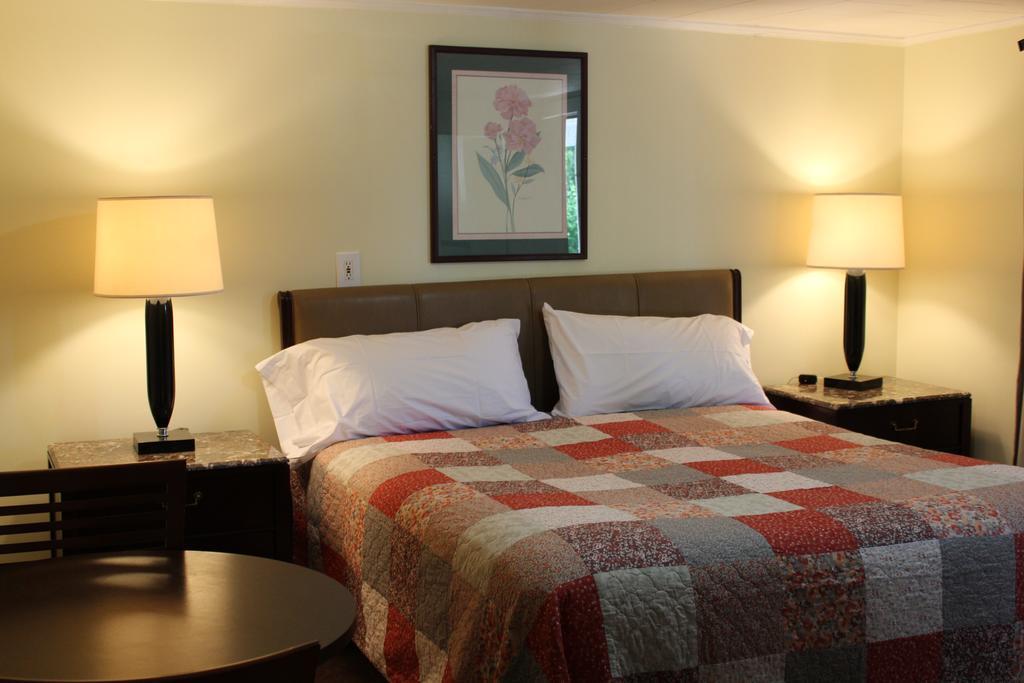 Royale Coach Motor Lodge Hampton Esterno foto