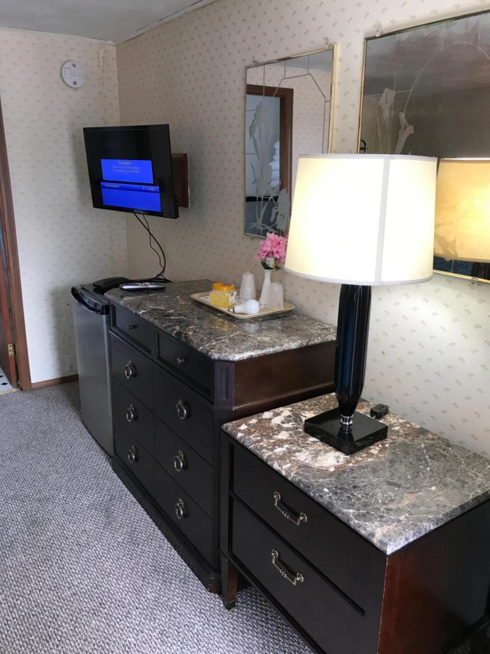 Royale Coach Motor Lodge Hampton Esterno foto